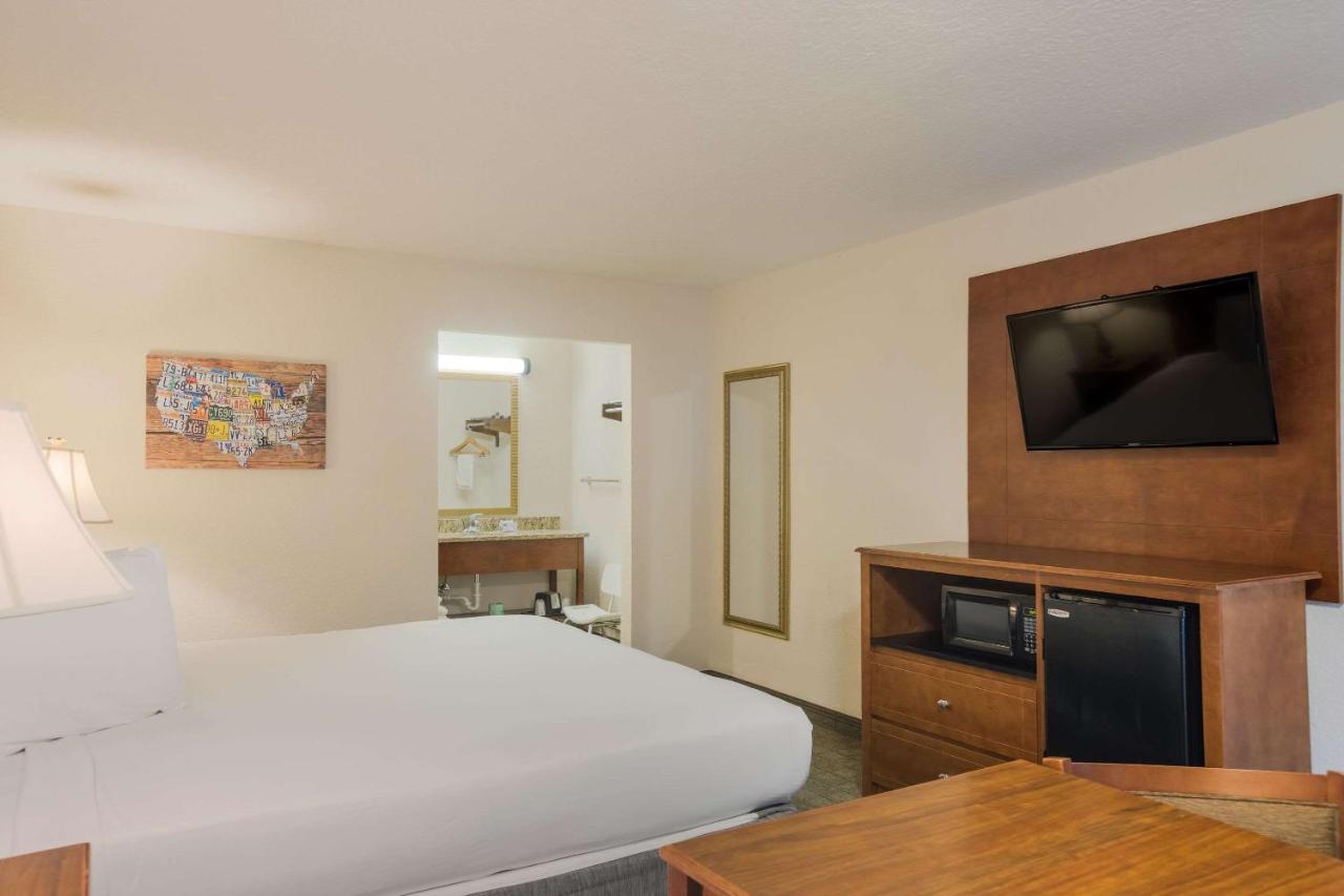 Econo Lodge Vidalia Buitenkant foto
